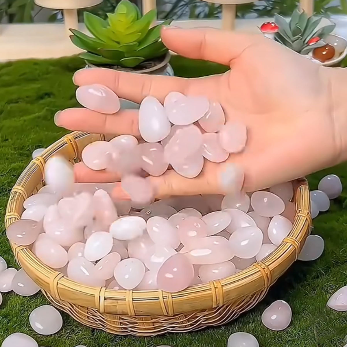 Pink Elliptical Crystal Pebbles for Plants Succulent, Vases, Home Decoration DIY Handmade Fish Tanks Vase Filler, 0.39-0.59 Inch Natural River Polished Stone Rocks for Landscaping, 1.1LB