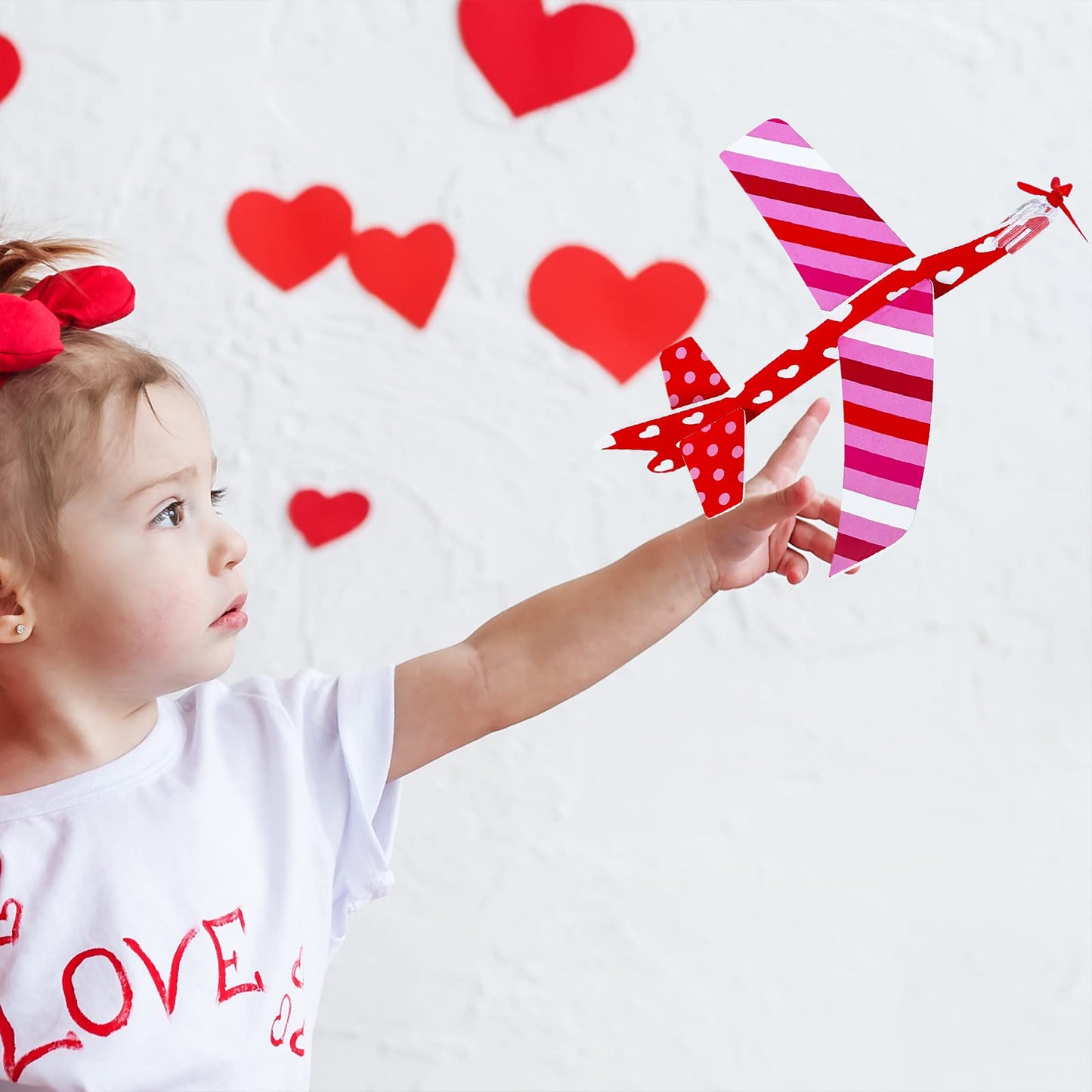 Winlyn 32 Sets Valentines Day Foam Airplanes Glider Planes with Cards for Kids Boys Girls Valentine Planes Party Favors School Classroom Gift Exchange Valentines Treats Prizes Goodie Bag Stuffers Toys