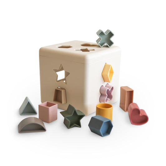 mushie Shape Sorting Box (Original) | Educational Learning Toy for Toddlers with 12 Shapes | Made in Denmark (10+ Months)