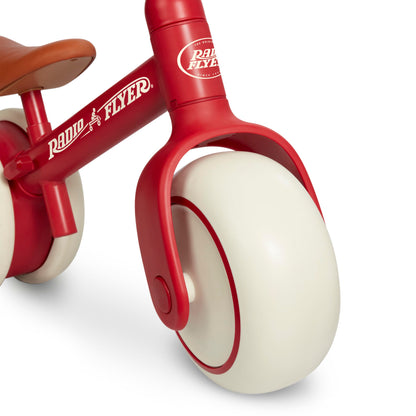 Radio Flyer Steady Start Balance Bike, Red, for Kids Ages 1-3, Pedal Free for Quick Learning, Wide Front and Dual Rear Tires, Tool-Free Adjustable Seat, Quiet Ride Wheels, Kid & Toddler Balance Bikes