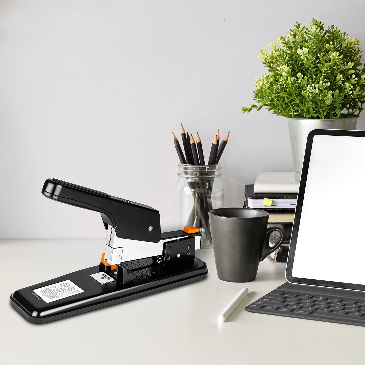 Amazon Basics Heavy Duty Stapler, 90 Sheets High Capacity, Large Office Stapler with 1000 Staples, Black