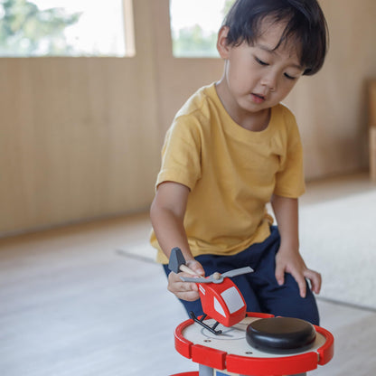 PlanToys® Wooden Helicopter Toy | Montessori Imaginative Play, Cause and Effect and Fine Motor Skill Development Activity | Eco Friendly Toy for Indoor and Outdoor Play