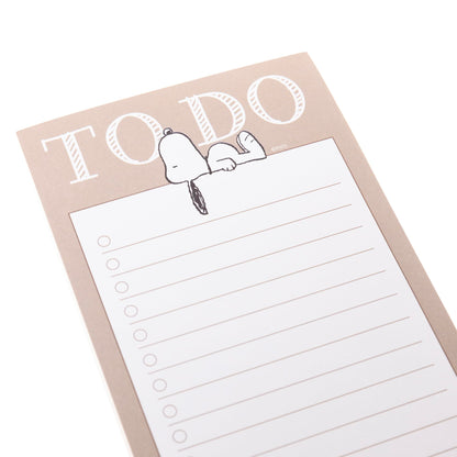 Graphique Snoopy Magnetic Notepad, 100 Tear-Away Sheets for Grocery, Shopping & To-Do Lists, Magnetic Writing Pad for Fridge, Kitchen, Office, Fun Gift for Snoopy Lovers