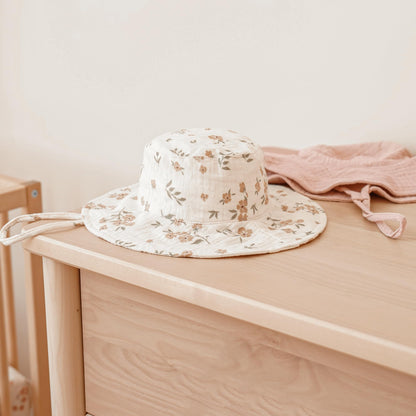 Konssy 2 Pack Muslin Baby Sun Hat UPF 50+ Sun Protection Baby Bucket Hat Summer Beach Hats with Wide Brim for Boys & Girls