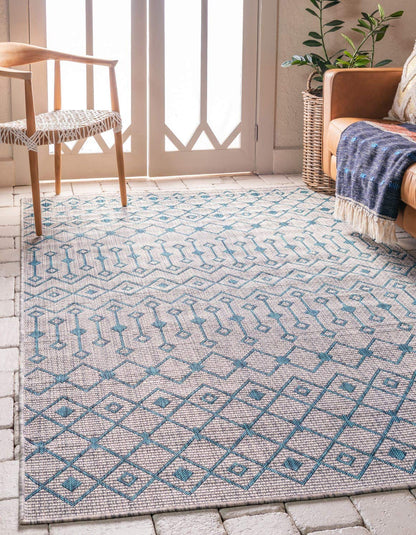 Unique Loom Outdoor Trellis Collection Area Rug - Tribal Trellis (5' 1" x 8' Rectangle, Light Blue/ Ivory)