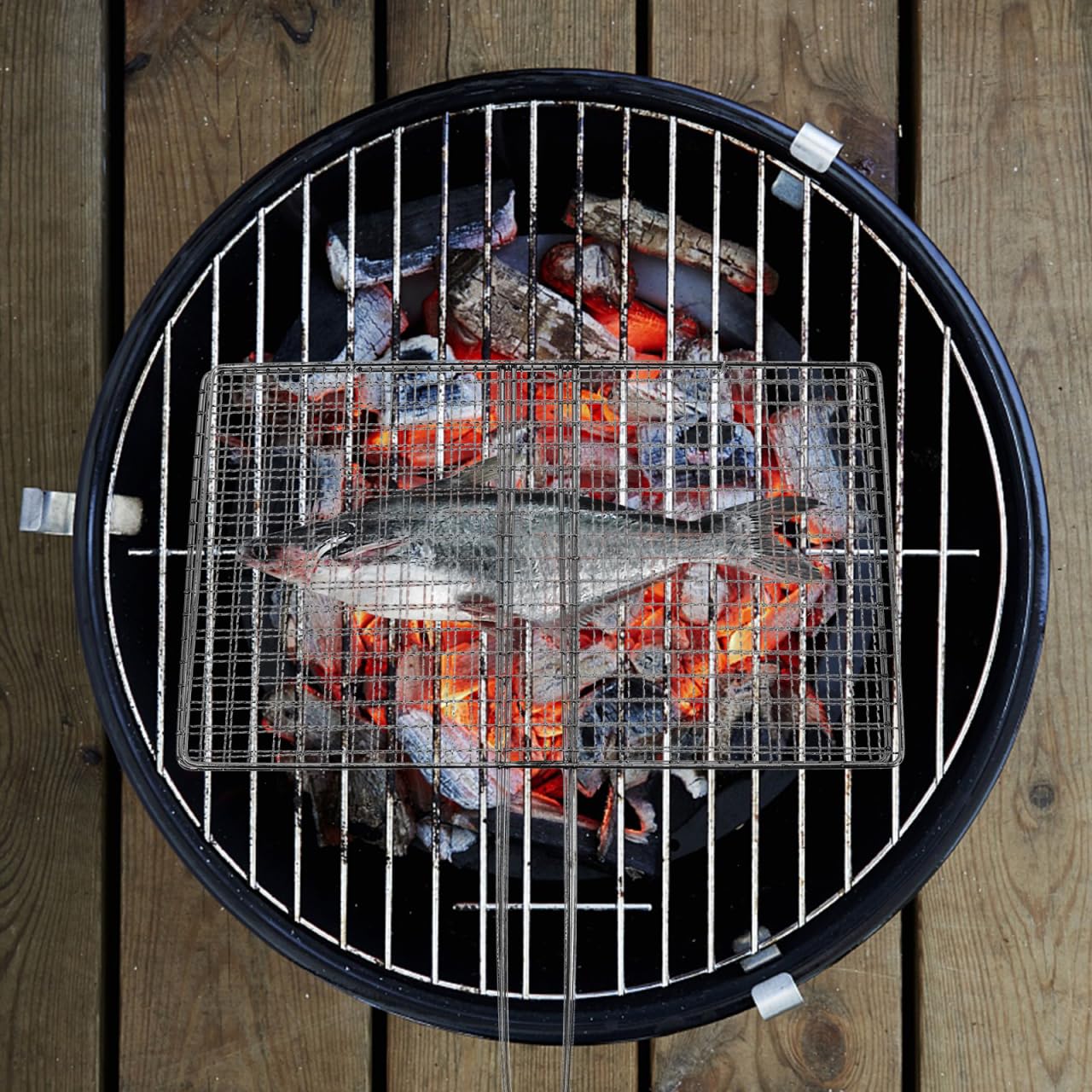 BESPORTBLE Fish Grill Basket, Fish Grilling Basket for Outdoor Stainless Steel Folding Grill Accessories Grill Basket for Bar Camping Picnics Parties