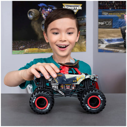 Monster Jam, Official Pirate's Curse Monster Truck, Collector Die-Cast Vehicle, 1:24 Scale, Kids Toys for Boys and Girls Ages 3 and up