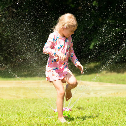 Melissa & Doug Sunny Patch Pretty Petals Flower Sprinkler Toy with Hose Attachment Toddler and Kids Outdoor Water Play Ages 3+