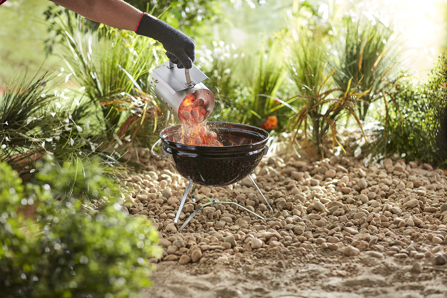 Weber Rapidfire Compact Chimney Starter – Charcoal Grill Accessory That Lights Coals in Under 15 Minutes, Ideal for Smaller Grills (Smokey Joe & Jumbo Joe)